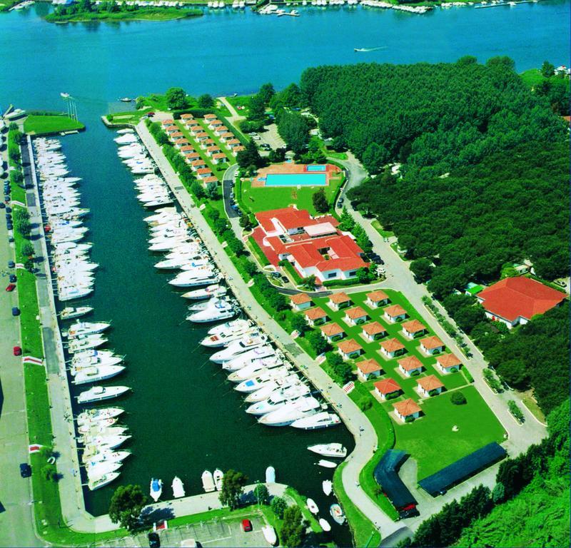 Iron Gate Marina3B Hotel Sarzana Exterior foto