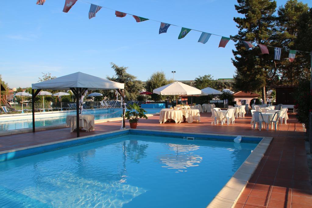 Iron Gate Marina3B Hotel Sarzana Exterior foto