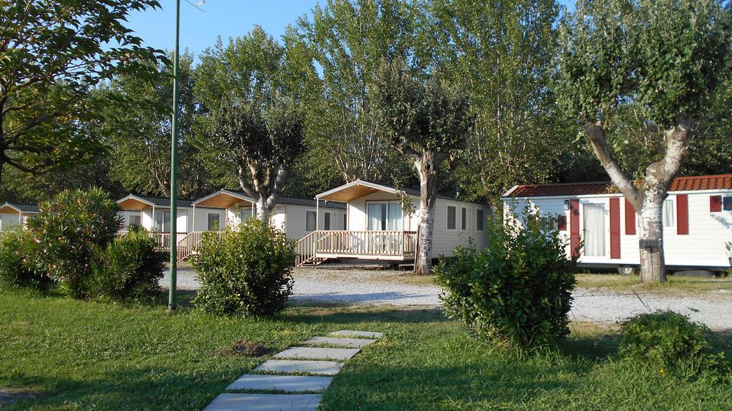 Iron Gate Marina3B Hotel Sarzana Exterior foto